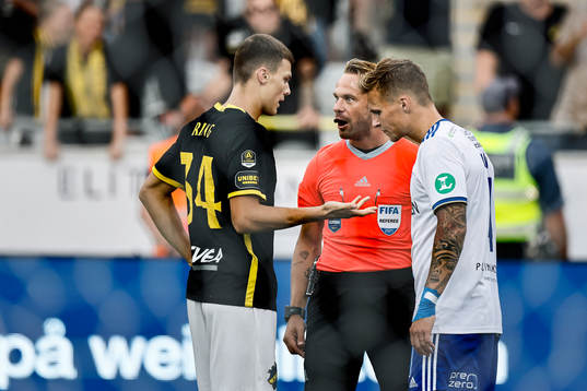 s Erik Ring och IFK Norrköpings Marco Lund Nielsen