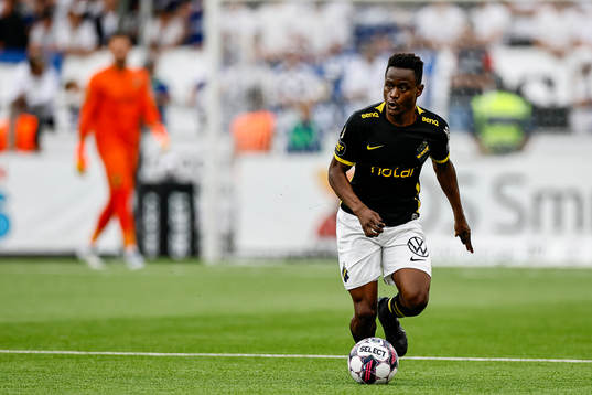 s Erick Otieno Ouma under fotbollsmatchen i Allsvenskan mellan IFK Norrköping och AIK den 21 augusti 2022 i Norrköping. 
