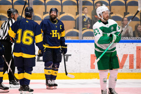 HV71s Taylor Matson jublar