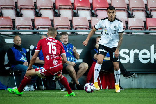 Skövde AIKs Gustav Friberg och Örebros Ahmed Yasin