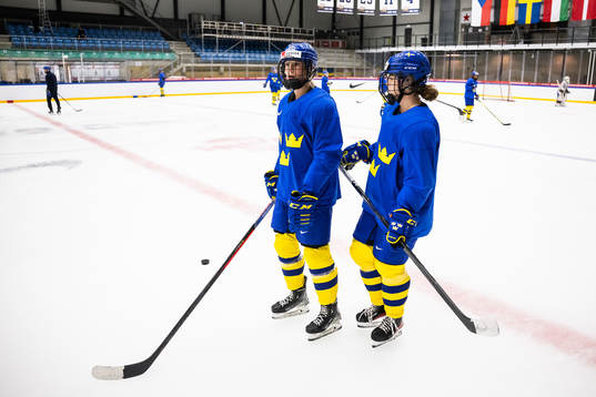 Thea Johansson and Emma Murén of the Swedish women's