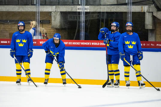 Emma Murén, Linnea Johansson, Lina Ljungblom and Celine