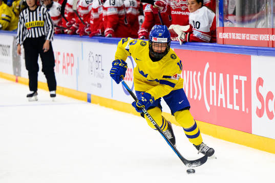 Mina Waxin of Sweden