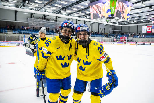 Linnea Johansson and Michelle Löwenhielm of Sweden