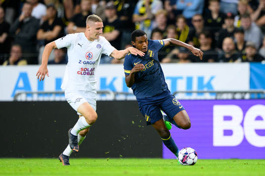 Michal Kohút of Slovacko and Amar Abdirahman Ahmed Fatah of AIK