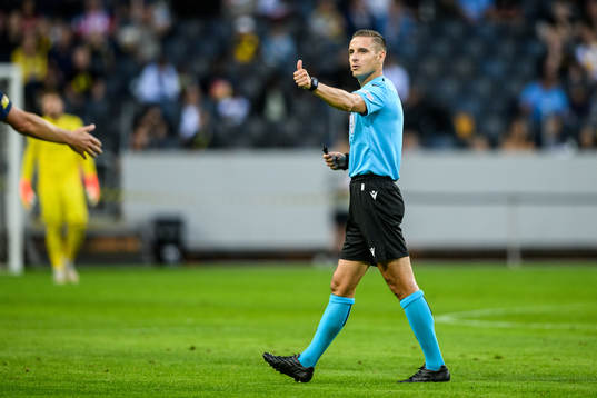 referee Donatas Rumsas