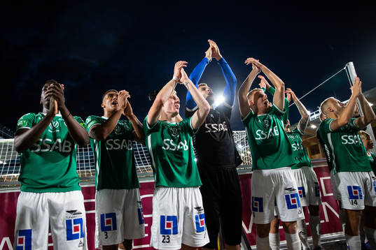 Brages spelare jublar