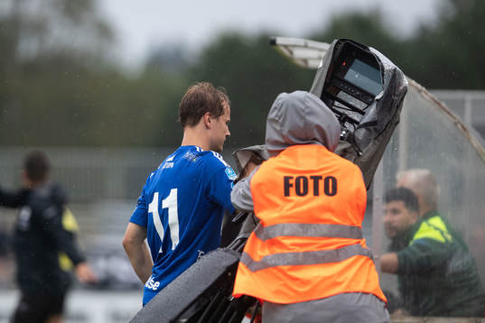 GIF Sundsvalls Saku Ylätupa krockar med tv-kamera