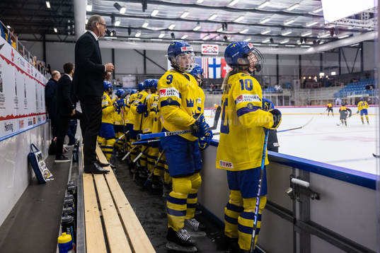 Jessica Adolfsson and Mina Waxin of Sweden