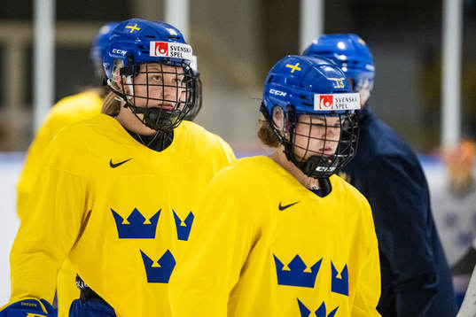 Josefin Bouveng and Emma Murén of Sweden at a practice