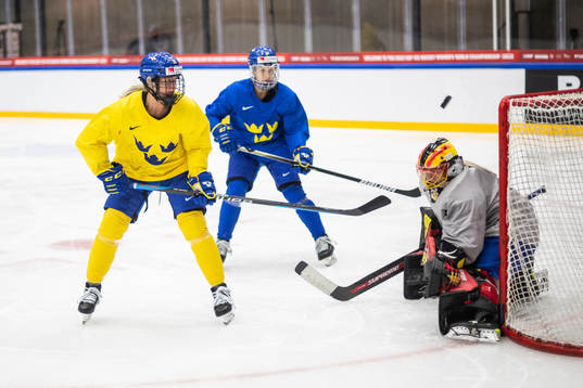 Mina Waxin, Ebba Berglund and goaltender Ellen Jonsson of