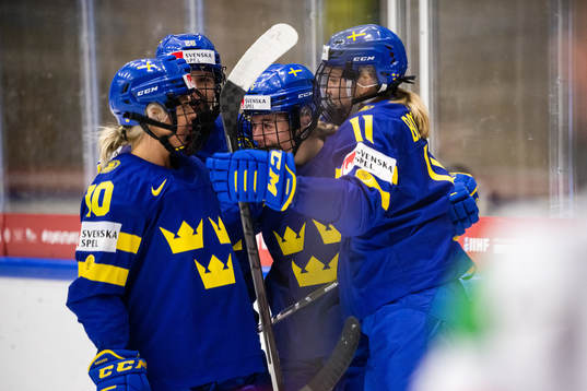 Mira Jungåker of Sweden celebrate with Mina Waxin,