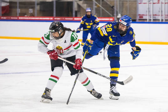 Alexandra Huszak of Hungary and Michelle Löwenhielm of