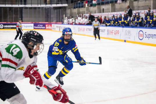 Mina Waxin of Sweden