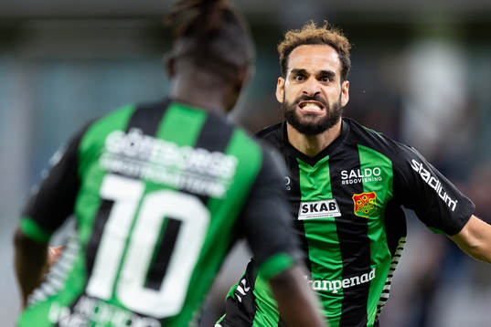 GAIS Mervan Celik jublar ihop med Michael Kargbo