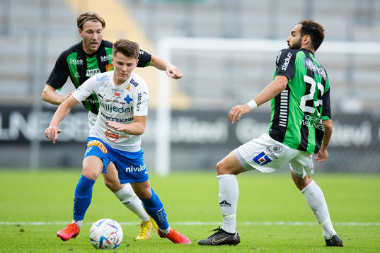 Värnamos Jesper Dickman mot GAIS August Wängberg och Mervan Celik