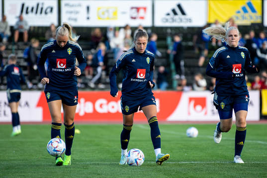 Stina Blackstenius, Filippa Angeldahl and goalkeeper Emma