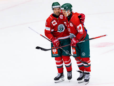 Max Friberg of Frölunda celebrates scoring 5-0 with team