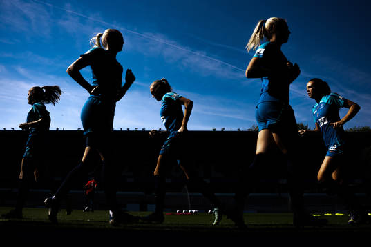 Bla gjennom flere bilder av Football, FIFA Women's World Cup Qualifier, Norway, training