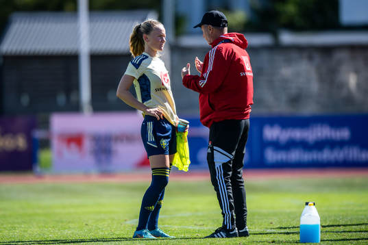 Matilda Vinberg and Peter Gerhardsson, head coach