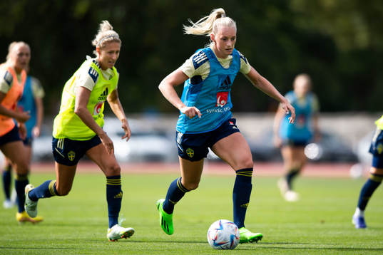 Emma Kullberg and Stina Blackstenius
