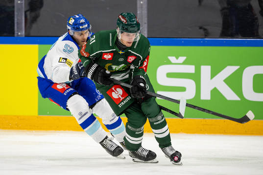 Nicolas Mattinen of Villach and Carl Jakobsson of Färjestad