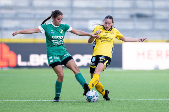 Våmbs Felicia Mogren och Elfsborgs Wilda Johansson