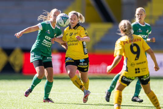 Våmbs Alicia Ask och Elfsborgs Fanny Johansson
