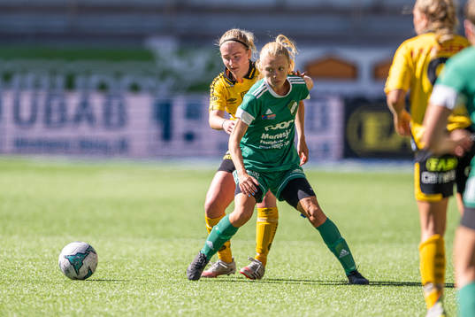 Elfsborgs Fanny Johansson och Våmbs Thea Ekström