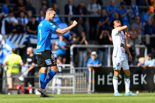 Halmstads Alexander Berntsson jublar efter 2-1
