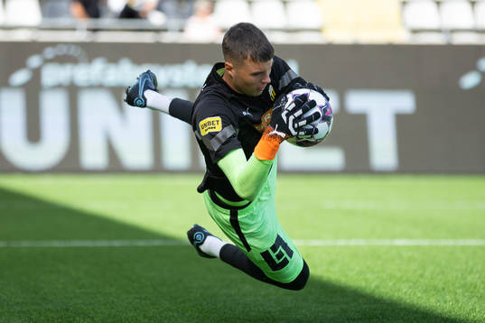 Häckens målvakt Sebastian Banozic