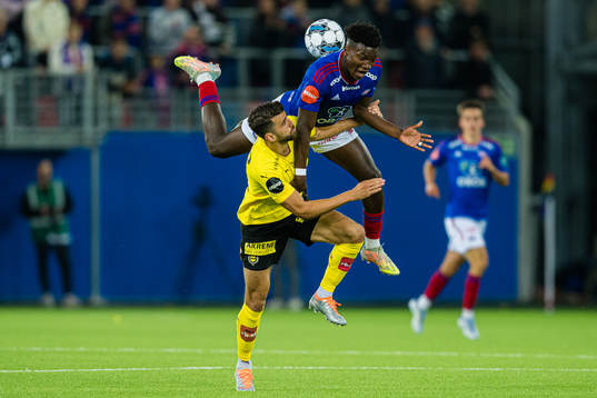 Vetle Winger Dragsnes of Lillestrøm and Seedy Jatta of Vålerenga