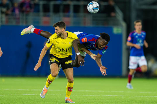Vetle Winger Dragsnes of Lillestrøm and Seedy Jatta of Vålerenga