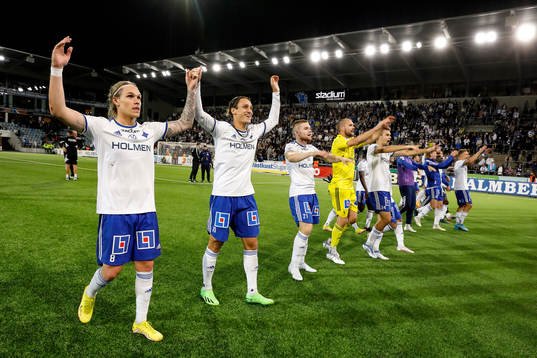 IFK Norrköpings spelare med Arnor Sigurdsson och Jonathan