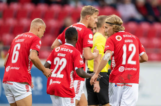 Kalmars Sebastian Nanasi jublar efter 1-0 tillsammans med Rasmus Sjöstedt och Nahom Girmai Netabay