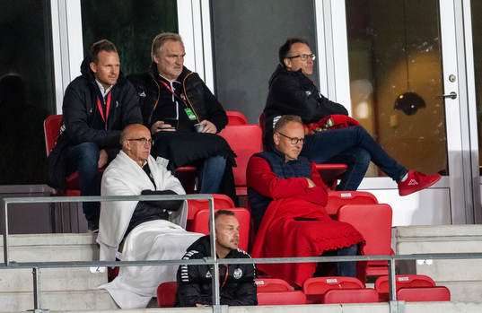 Kalmars sportchef Jörgen Petersson, klubbchef Markus Rosenlund, ordförande Anders Henriksson samt lokalpolitikern Johan Persson