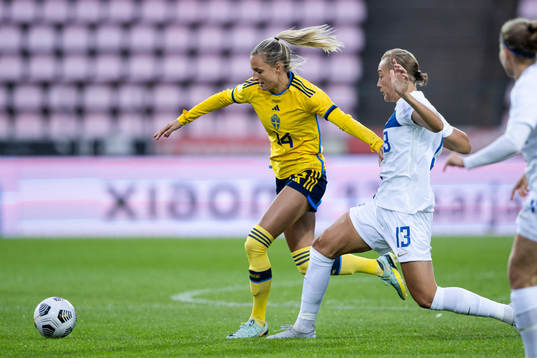 Nathalie Björn of Sweden and Jenny-Julia Danielsson of Finland