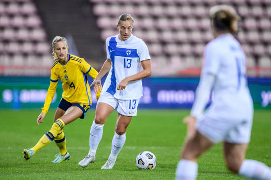 Nathalie Björn of Sweden and Jenny-Julia Danielsson of Finland