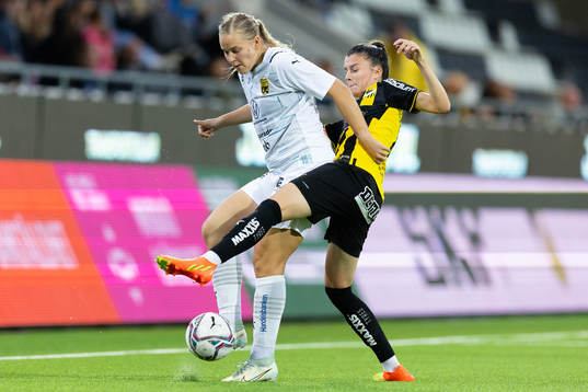 Umeås Henna-Riikka Honkanen och Häckens Anna Julia Csiki