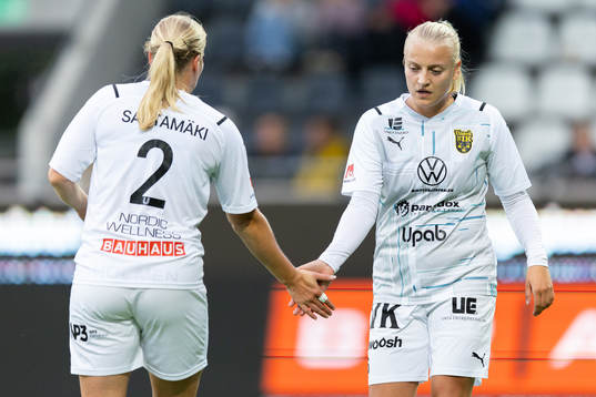Umeås Emma Santamäki och Wilma Carlsson