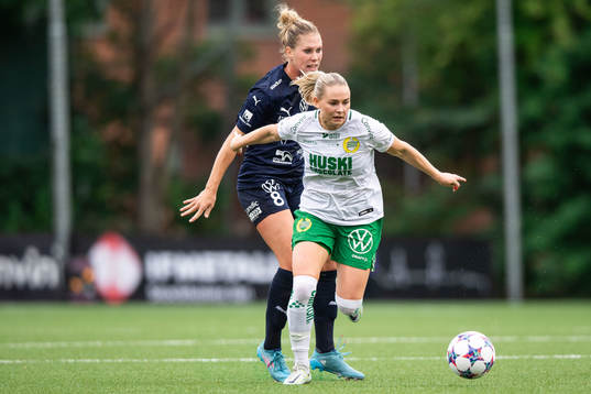 FC Rosengårds Rebecca Knaak och Hammarbys Emma Jansson