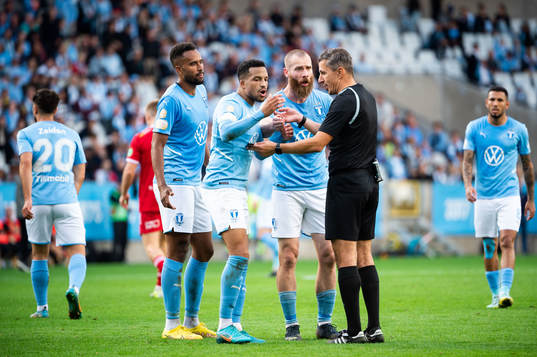Malmö FFs Isaac Kiese Thelin, Martin Olsson och Jo Inge