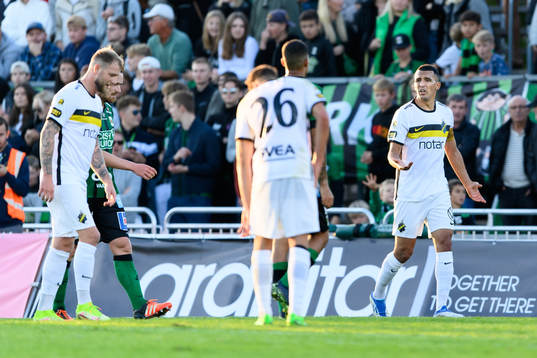 s Nabil Bahoui under fotbollsmatchen i Allsvenskan mellan Varberg och AIK den 11 september 2022 i Varberg. 