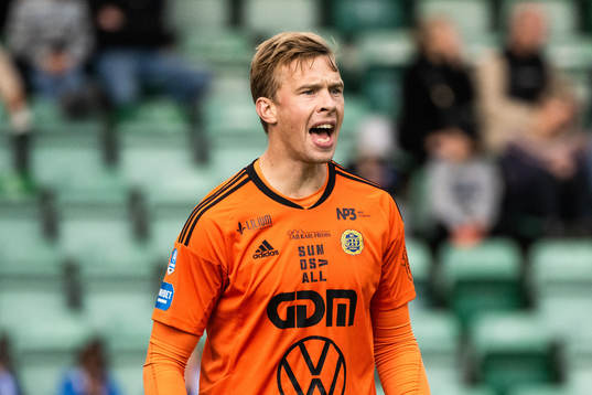 GIF Sundsvalls målvakt Andreas Andersson reagerar
