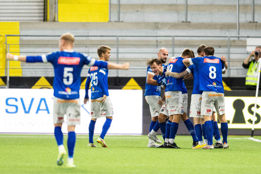 Norrbys spelare jublar