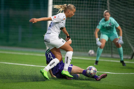 Jitex Olivia Strid och Häckens Stine Larsen