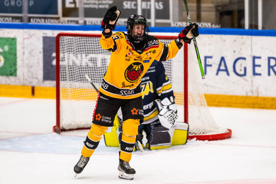Luleås Jenna Pirttijärvi jublar