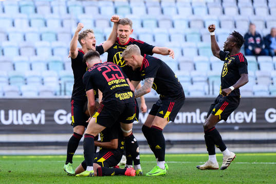 Östersunds spelare jublar