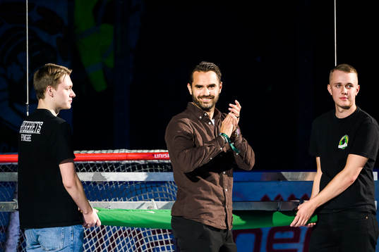 Färjestads före detta spelare Martin Johansson är med