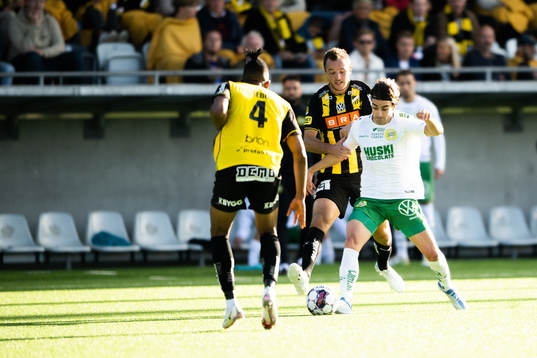Häckens Even Hovland och Hammarbys David Concha Salas